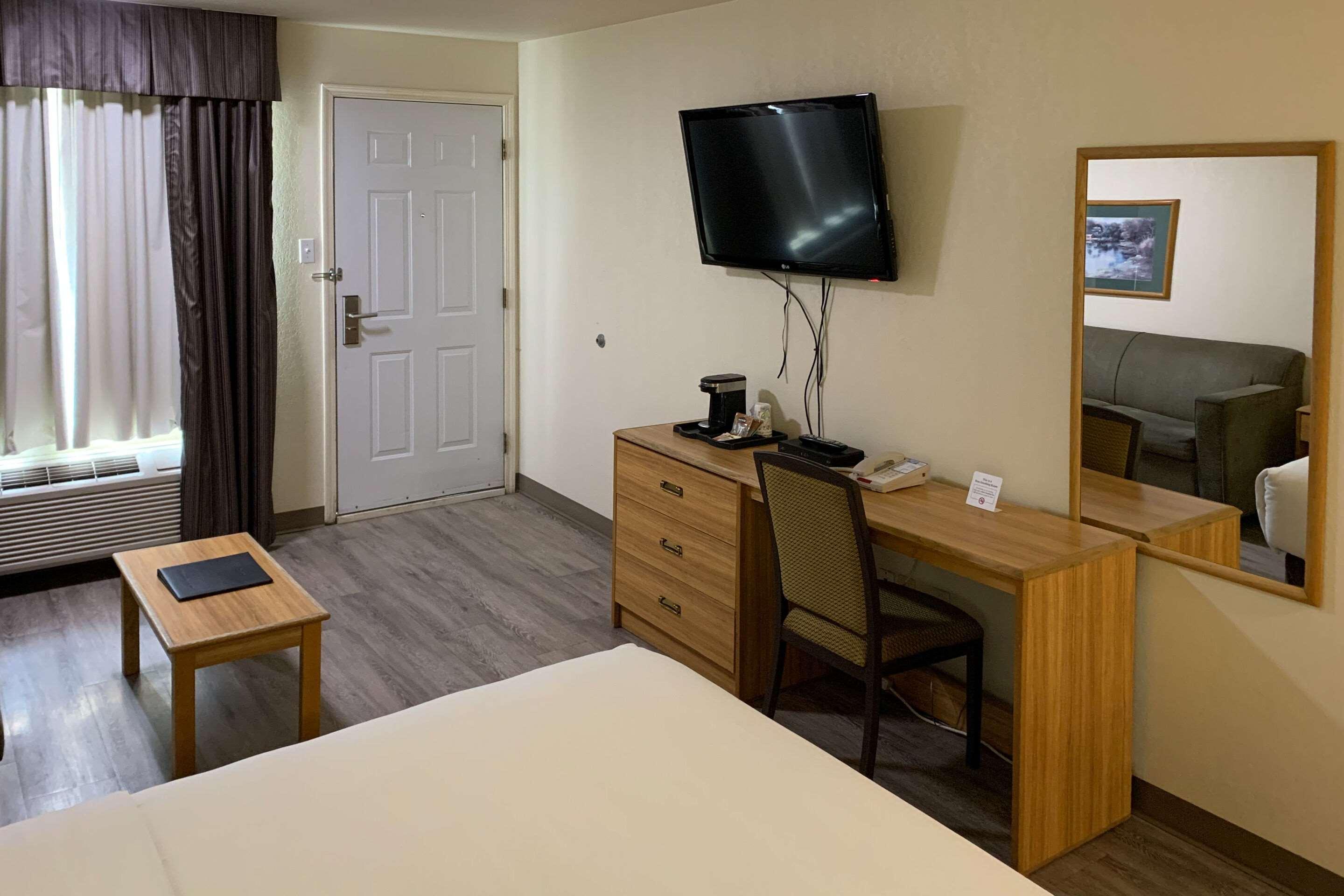 Rodeway Inn Kingston Springs Екстериор снимка
